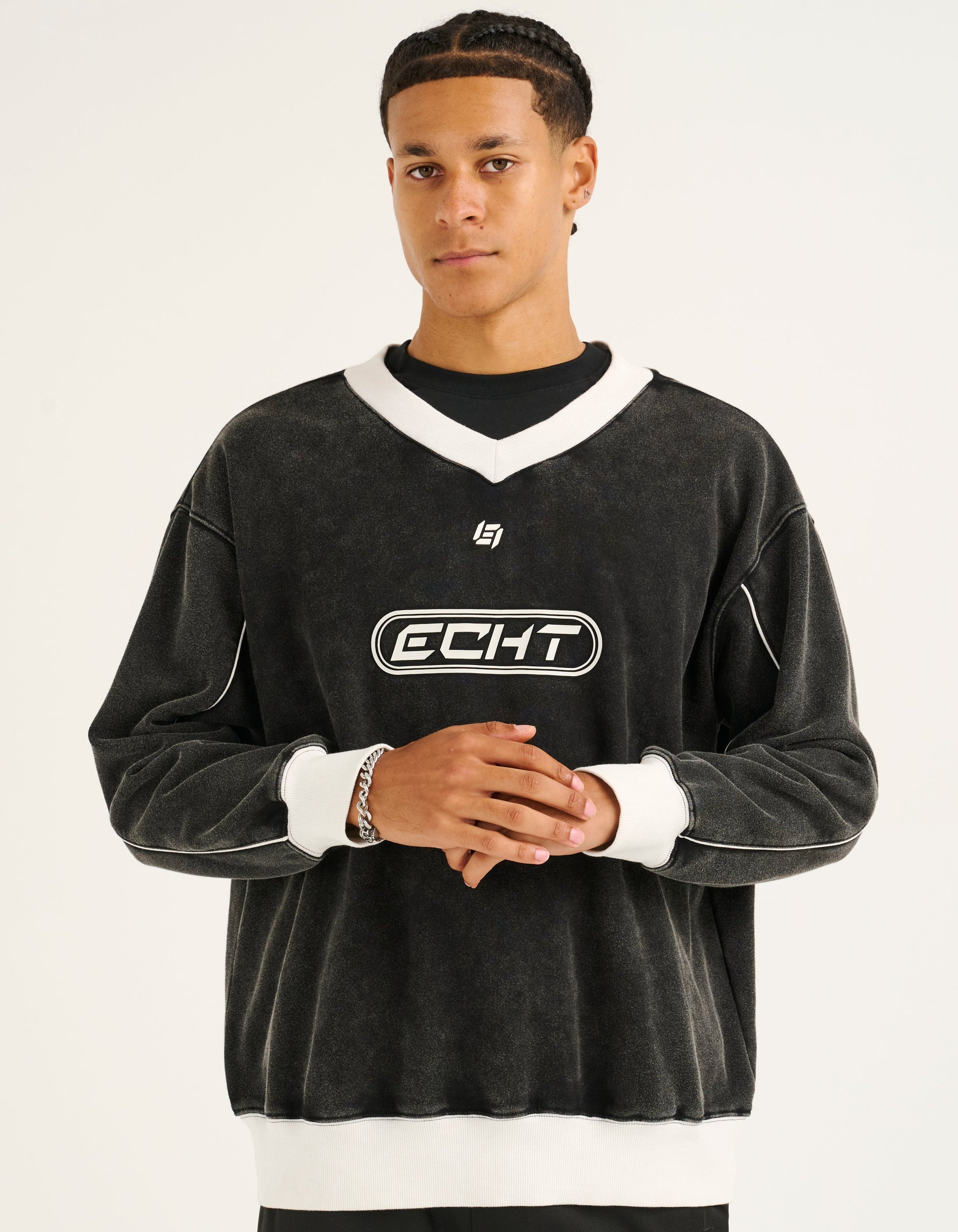 Club V Neck Sweatshirt - Black