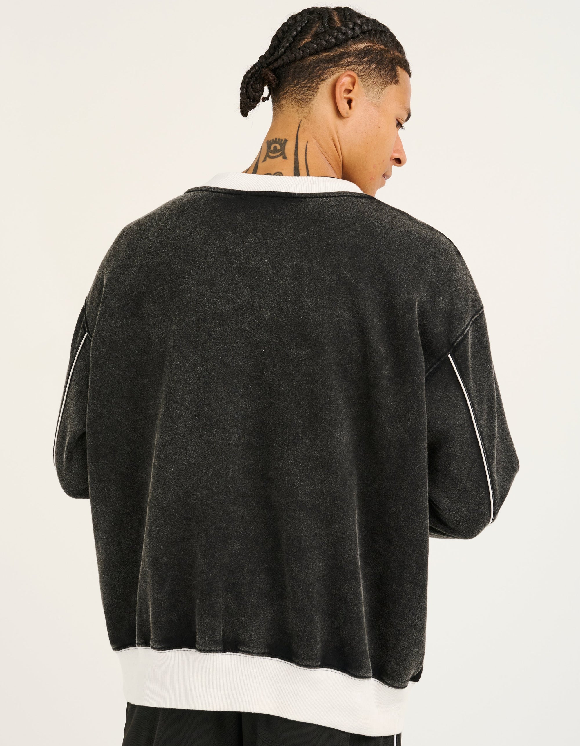 Club V Neck Sweatshirt - Black