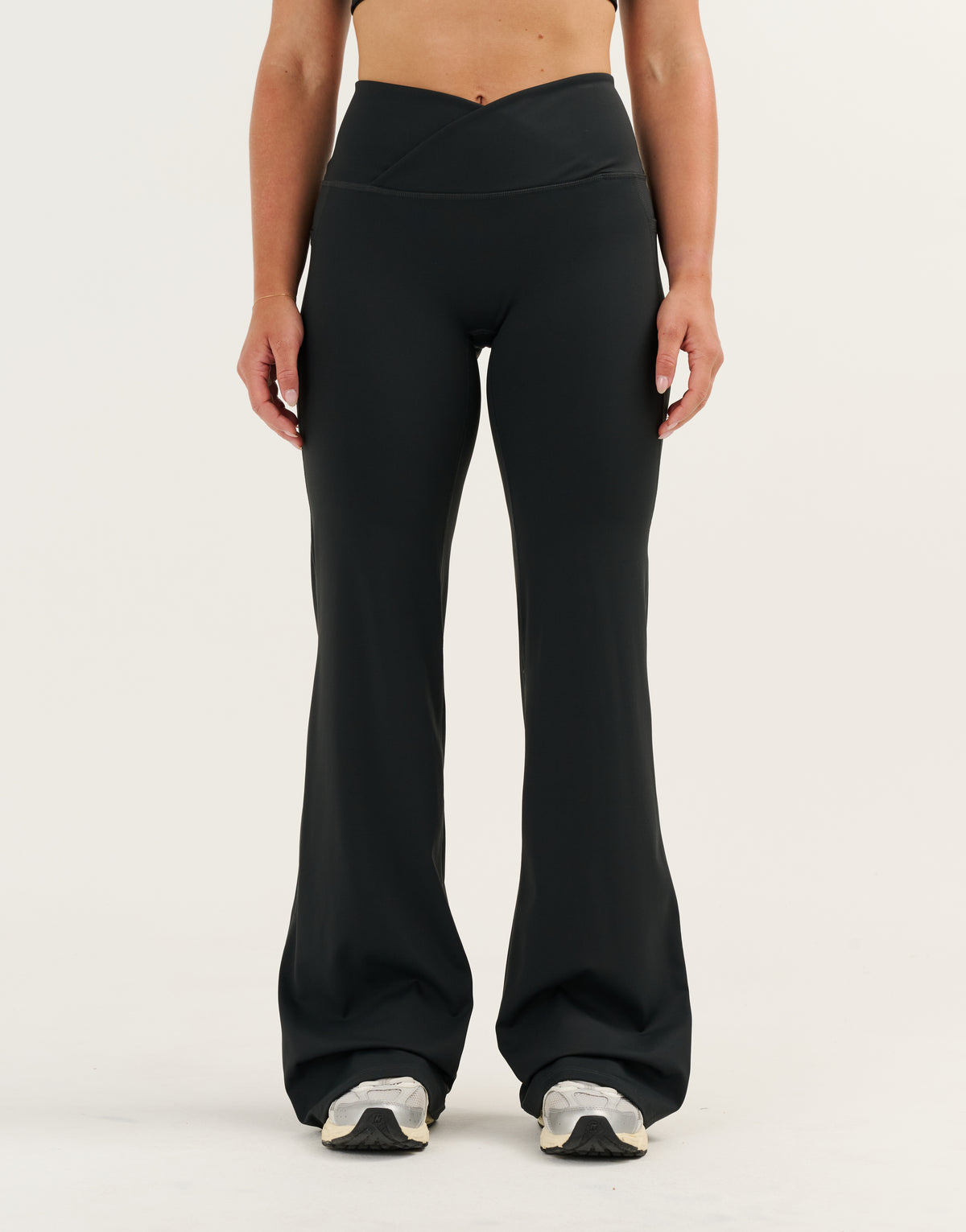 Nova Lycra® Pocket Wide Leg Pant - Phantom Black