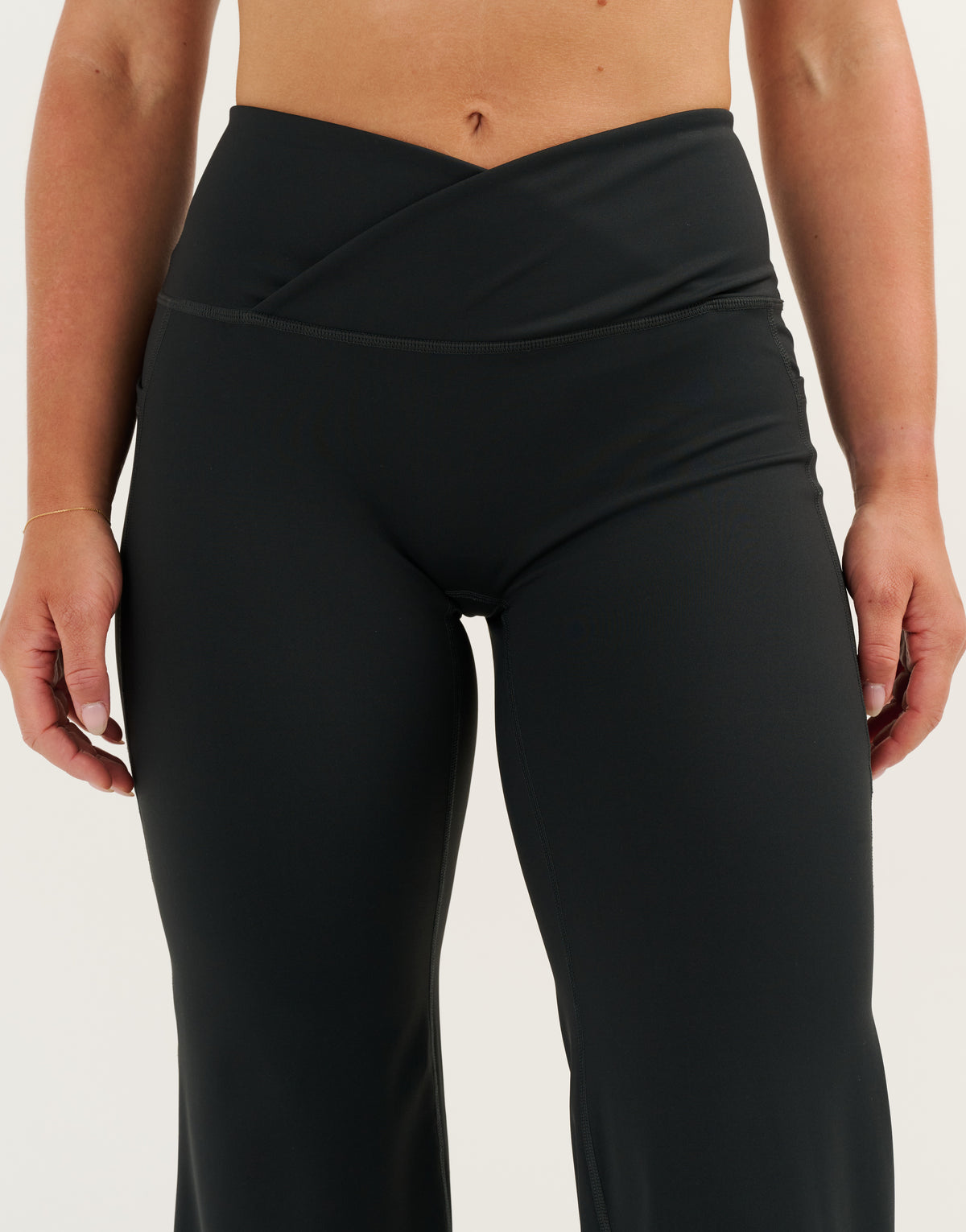 Nova Lycra® Pocket Wide Leg Pant - Phantom Black