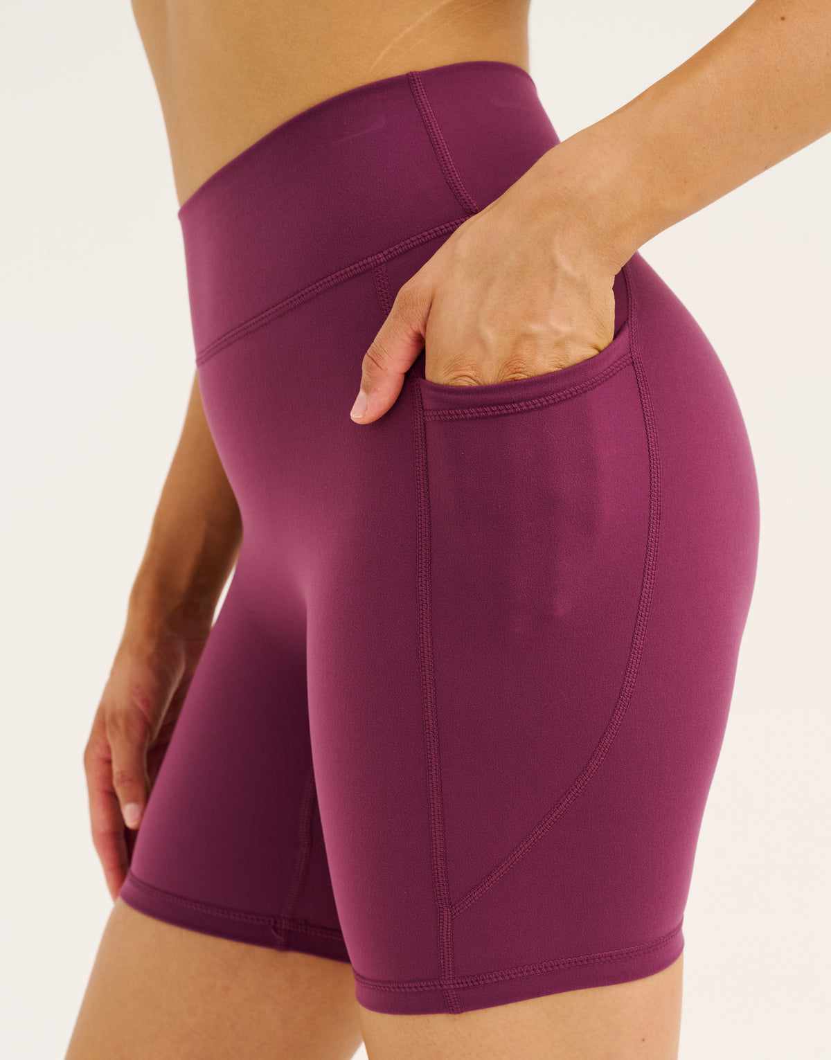 Ascend Pocket Shorts 6" - Blackberry