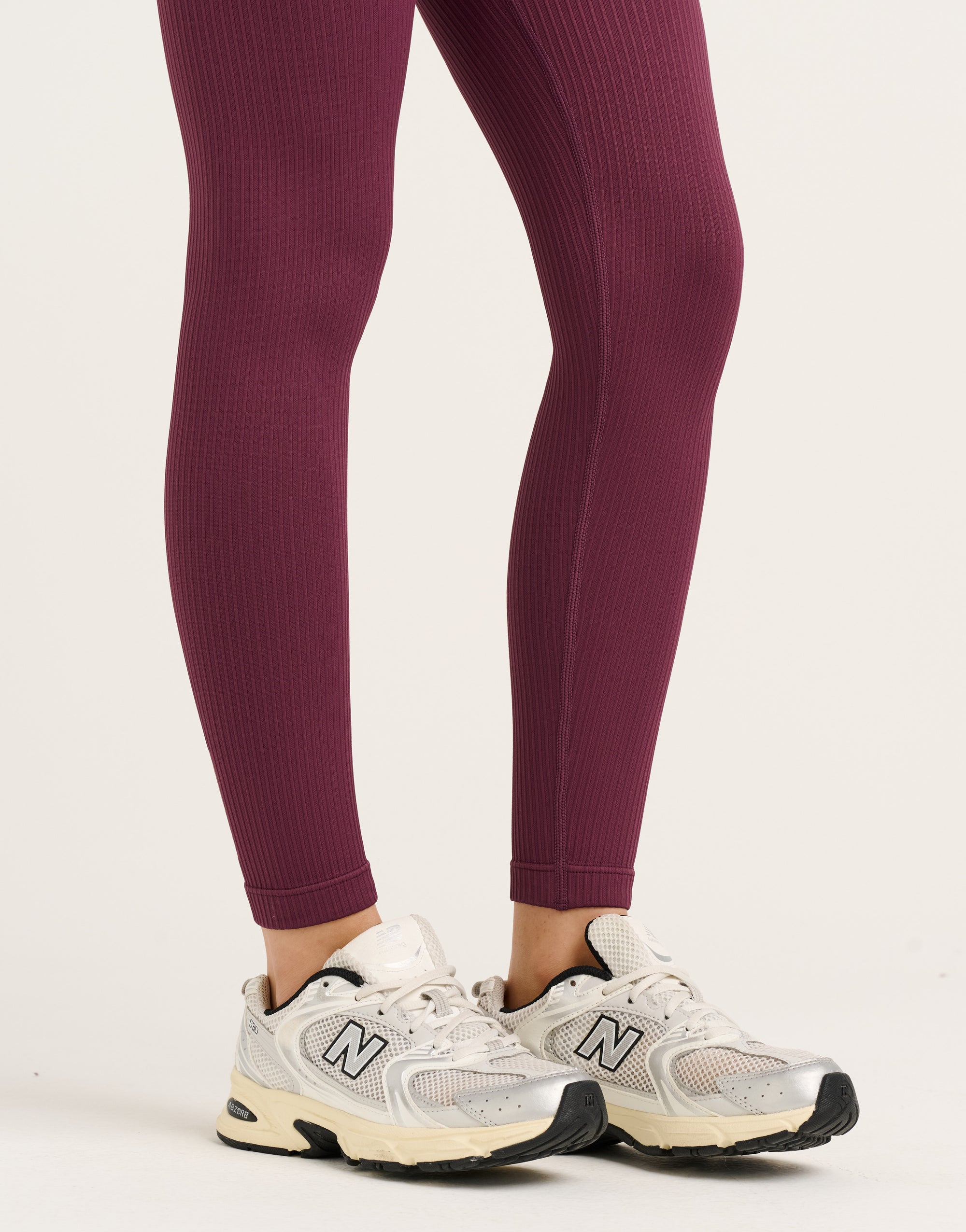 Arise Comfort Mid-Waist Leggings - Blackberry