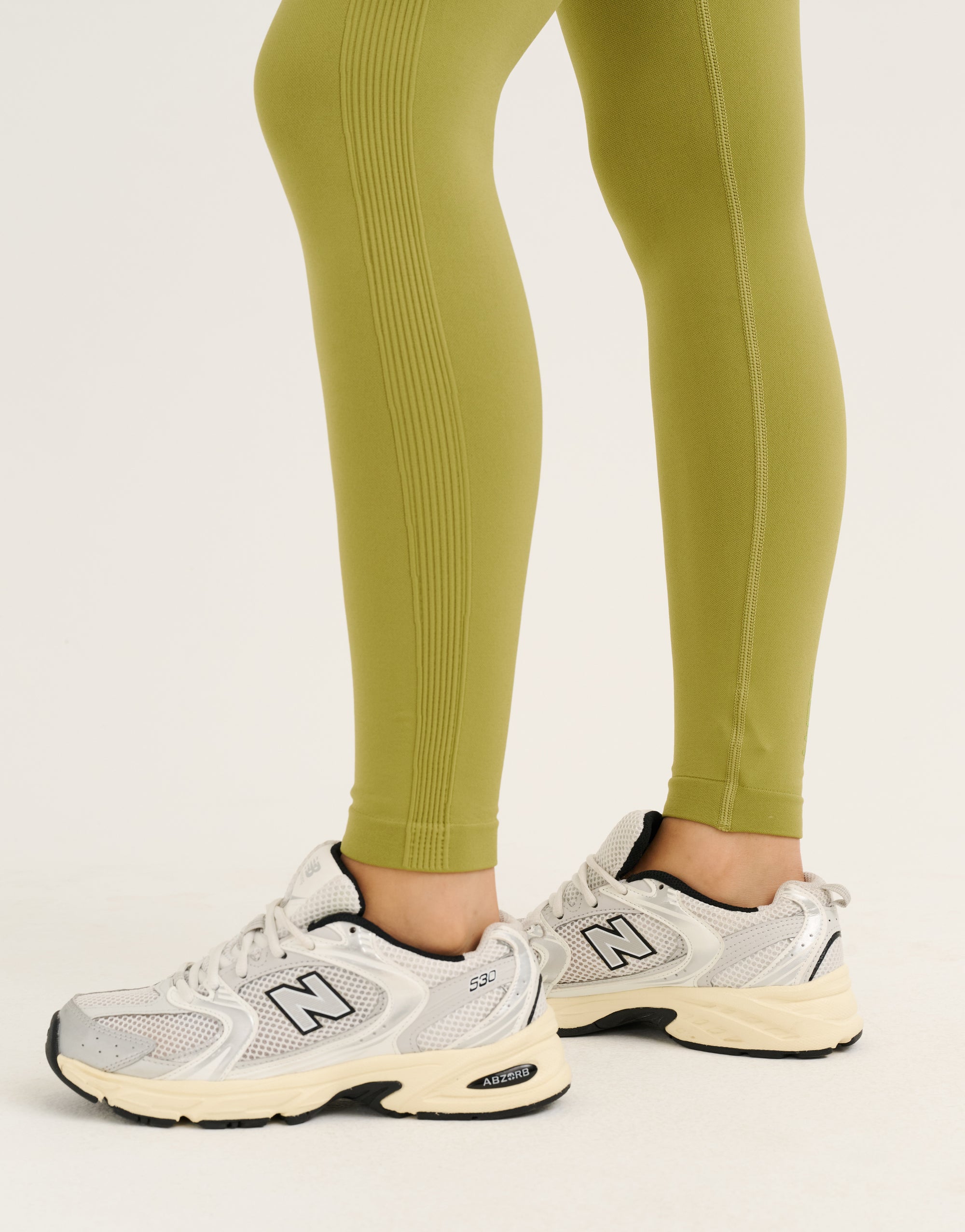 Arise Scrunch Mid-Waist Leggings - Olive