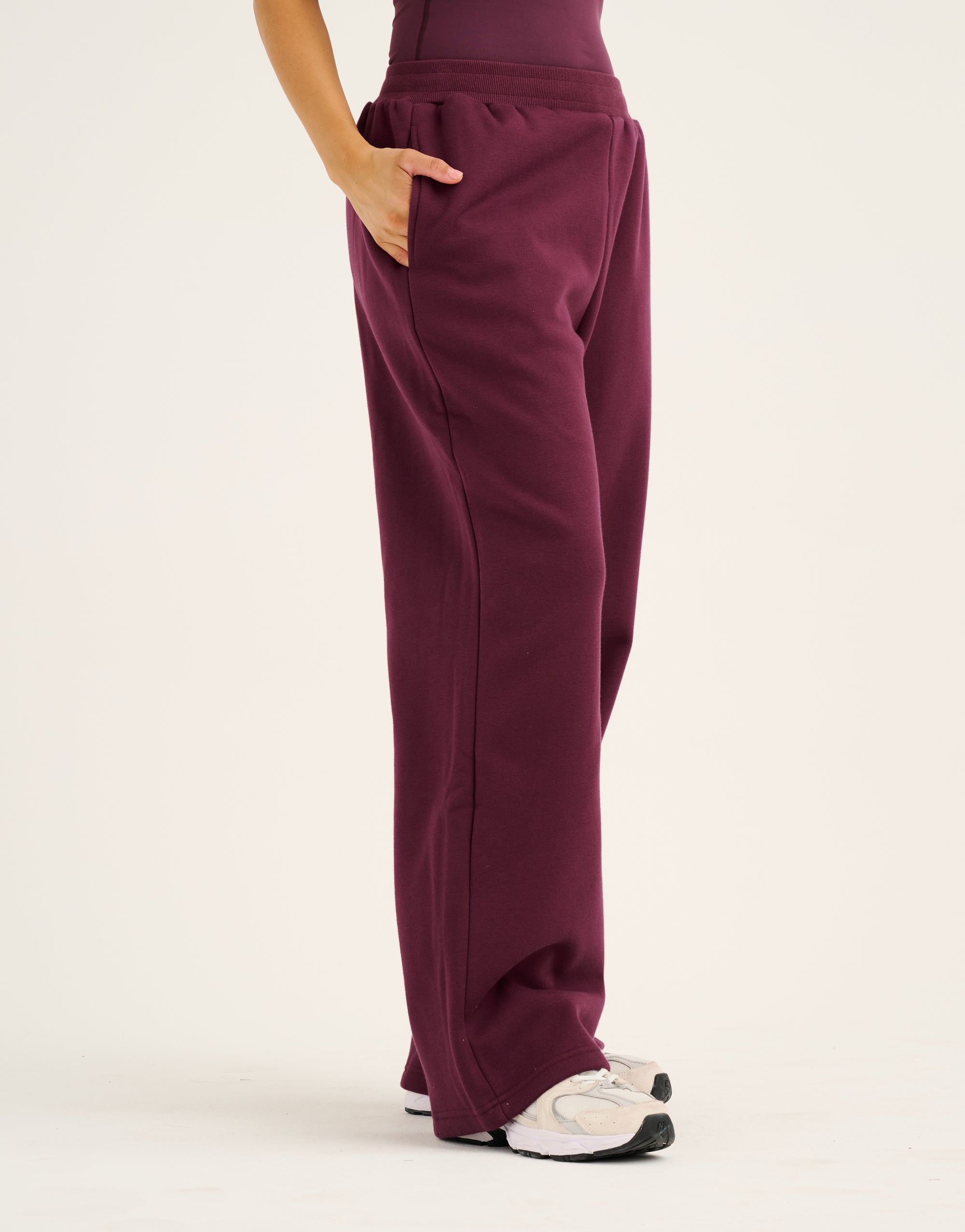 Elemental Wide Leg Sweatpants - Blackberry