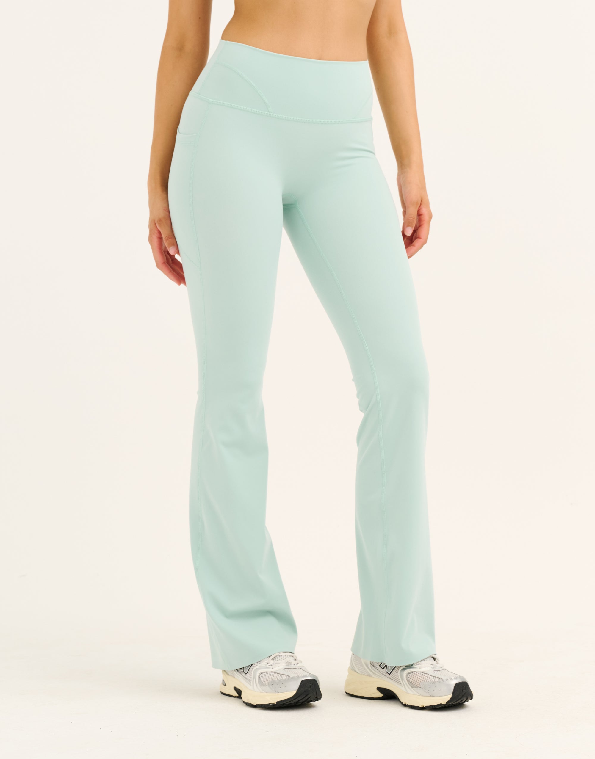 Lycra Invisible Scrunch Pocket Flare Leggings - Mint
