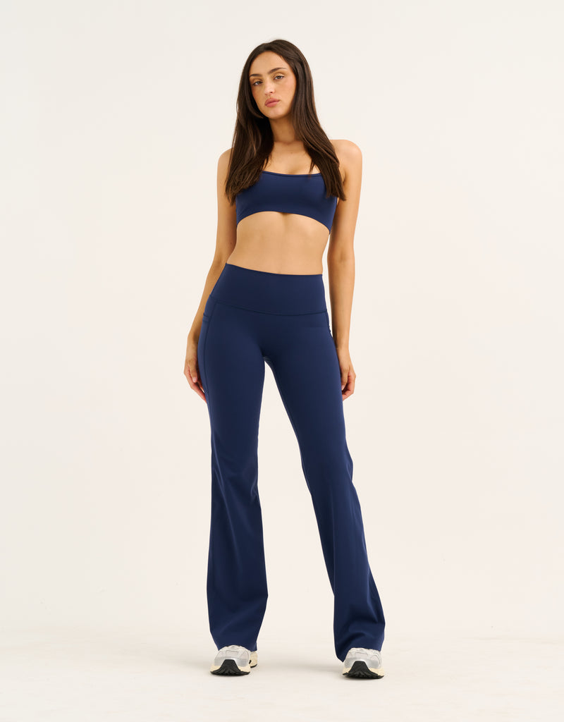 Lycra Invisible Scrunch Straight Leg Pant - Navy