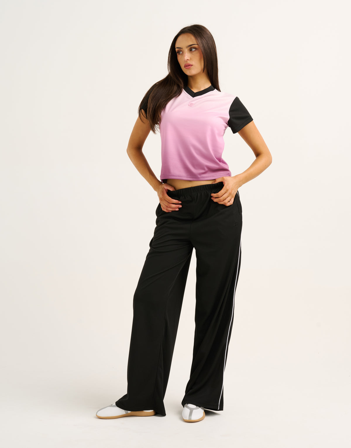Club V Neck Crop Tee - Lilac
