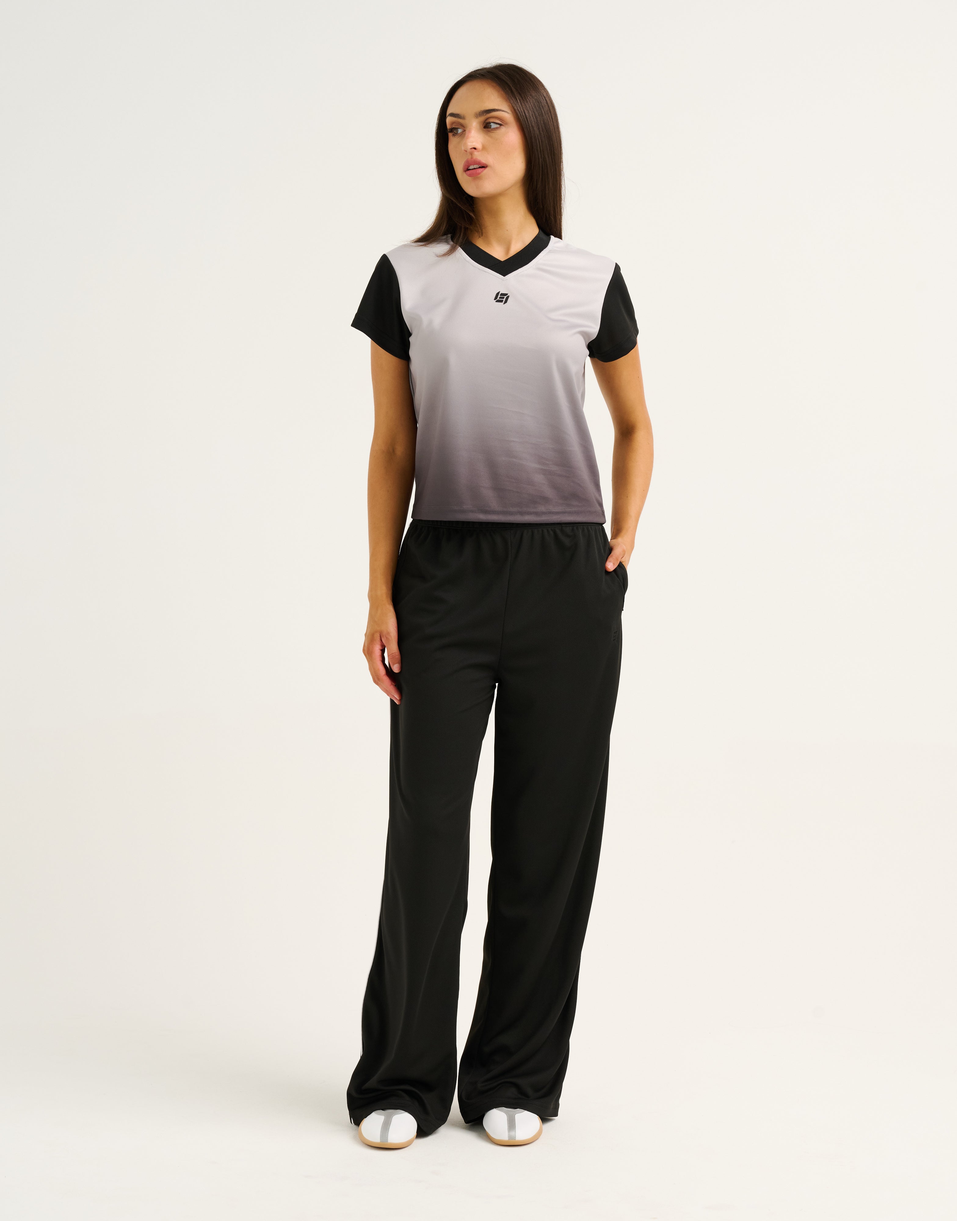 Club V Neck Crop Tee - Black