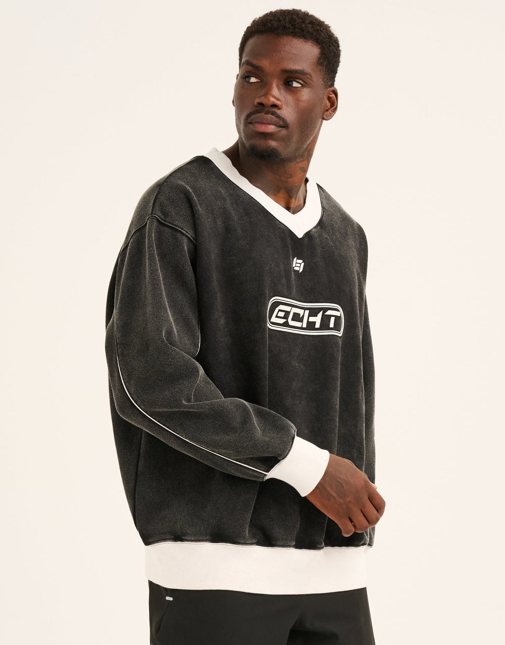 Club V Neck Sweatshirt - Black