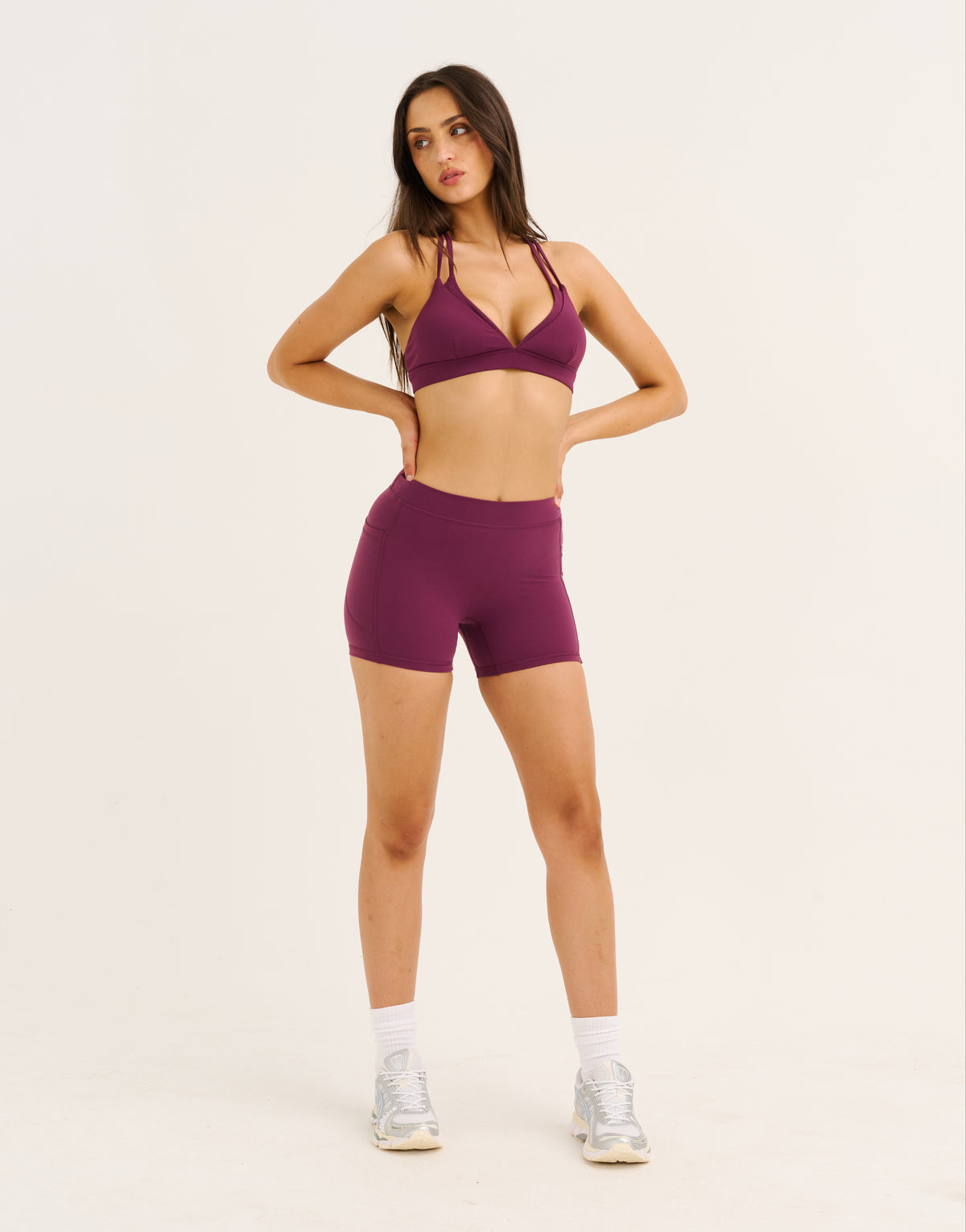 Ascend Pocket Mid-Waist Shorts 4" - Blackberry