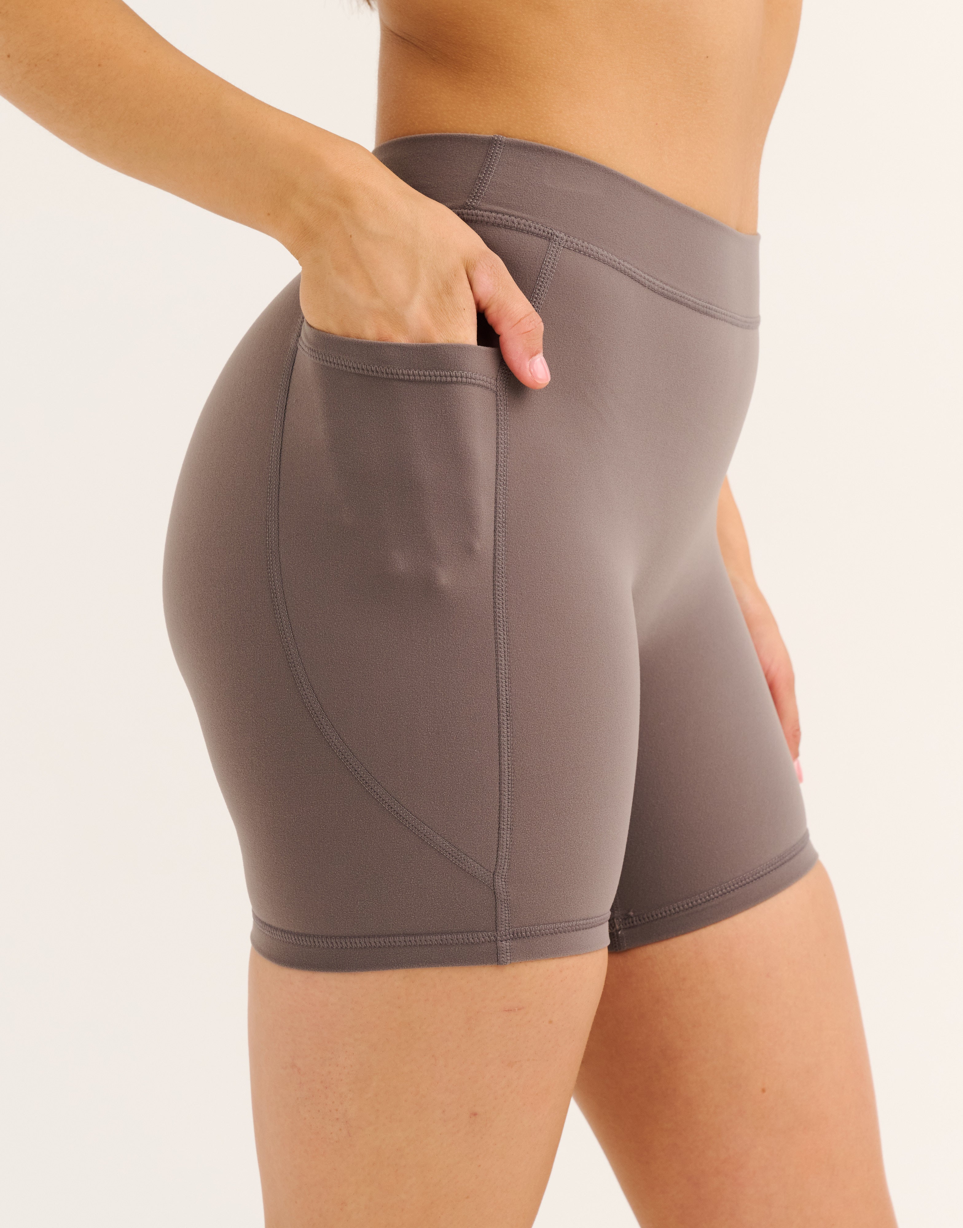 Ascend Pocket Mid-Waist Shorts 6" - Slate Grey