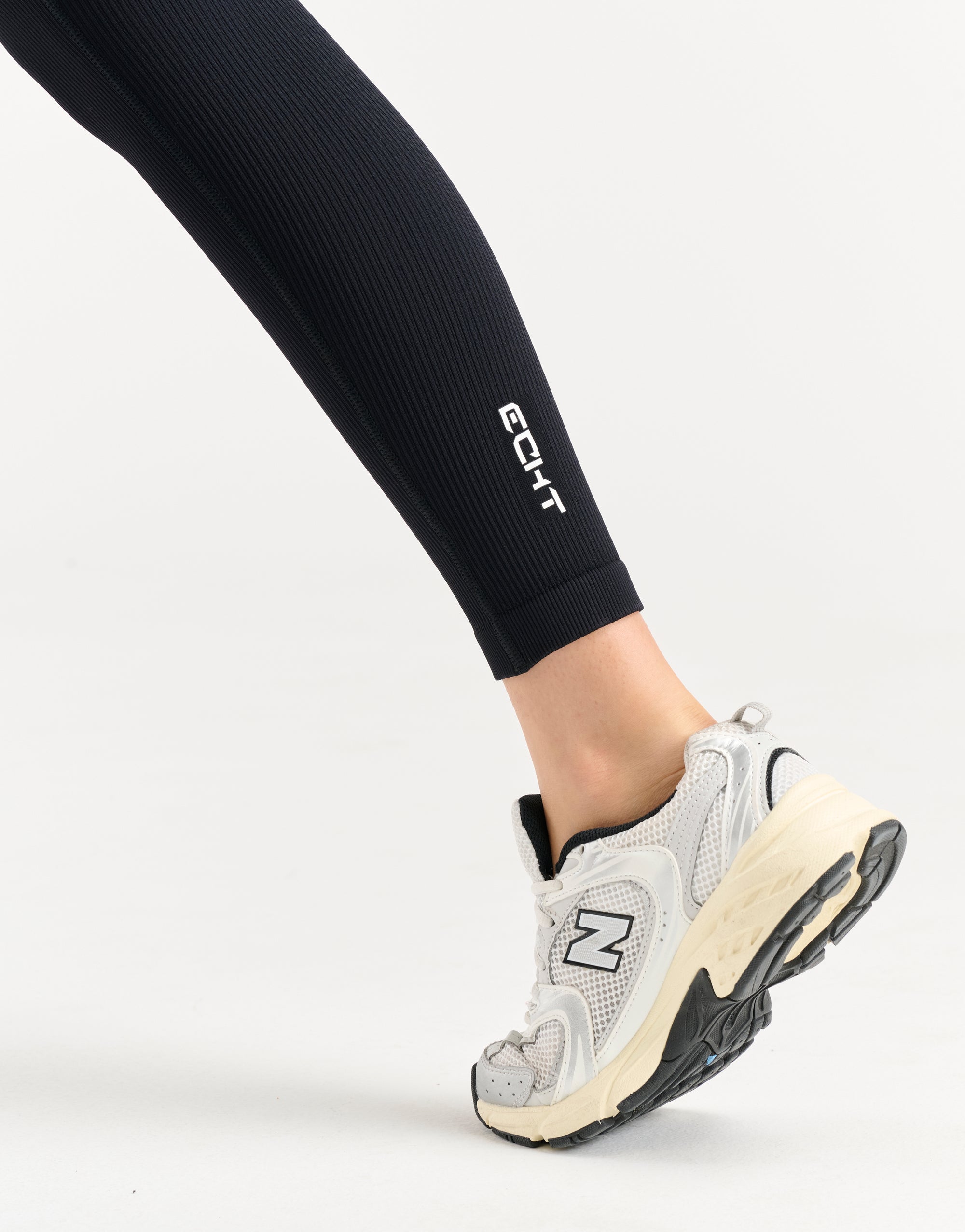 Arise Style Leggings - Black with Mint