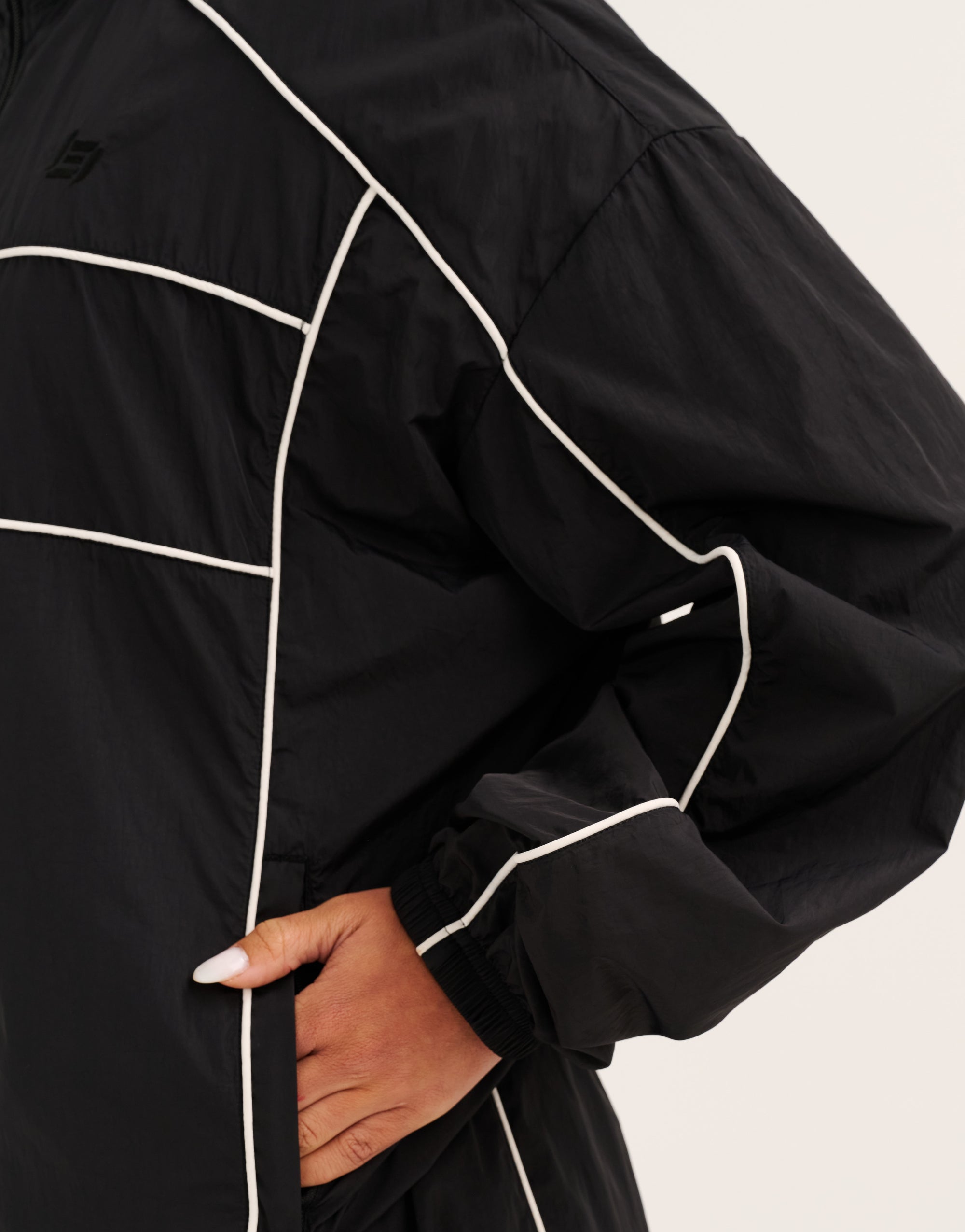 Nova Trek™ Spray Jacket - Phantom Black
