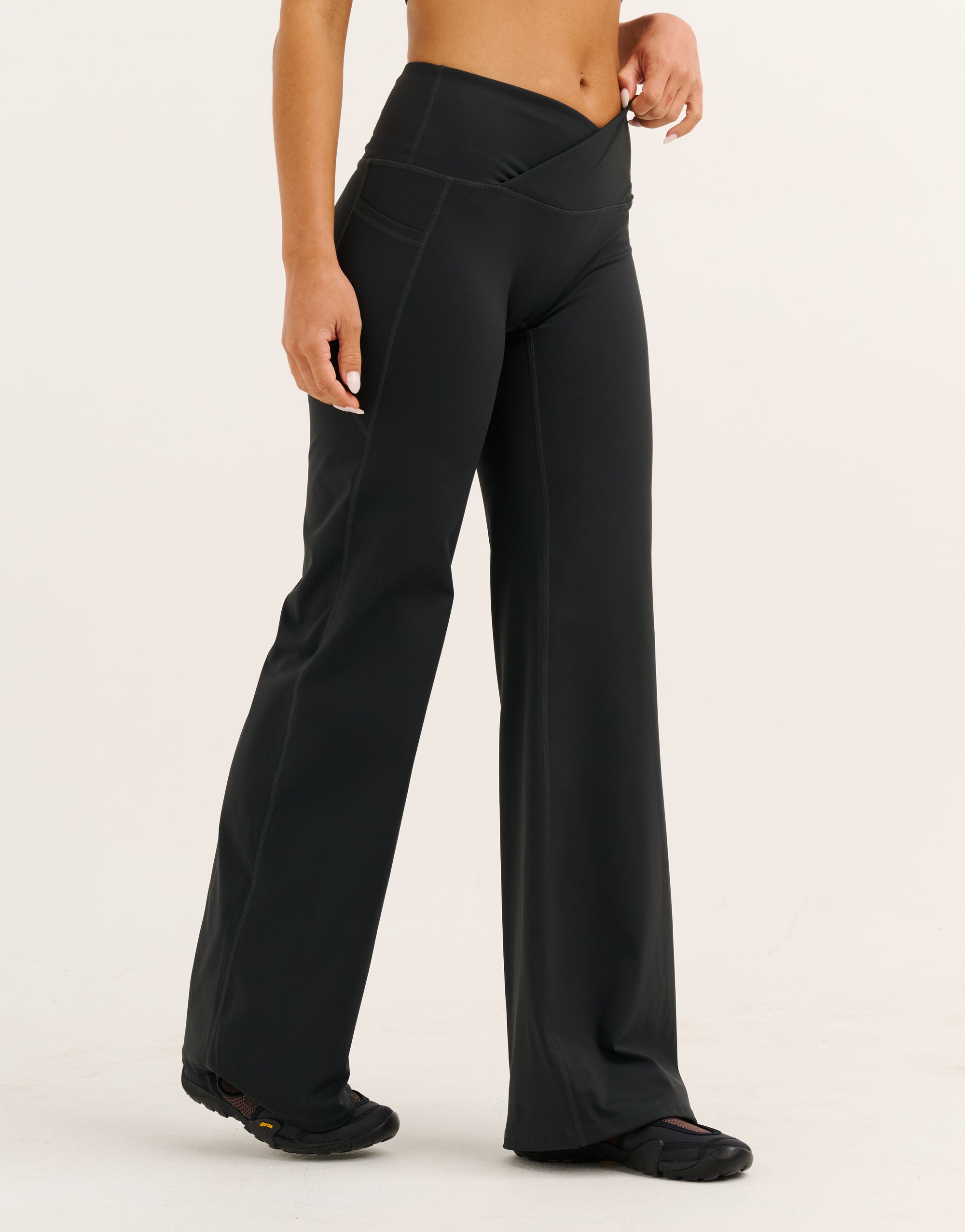 Nova Lycra® Wide Leg Pant - Phantom Black