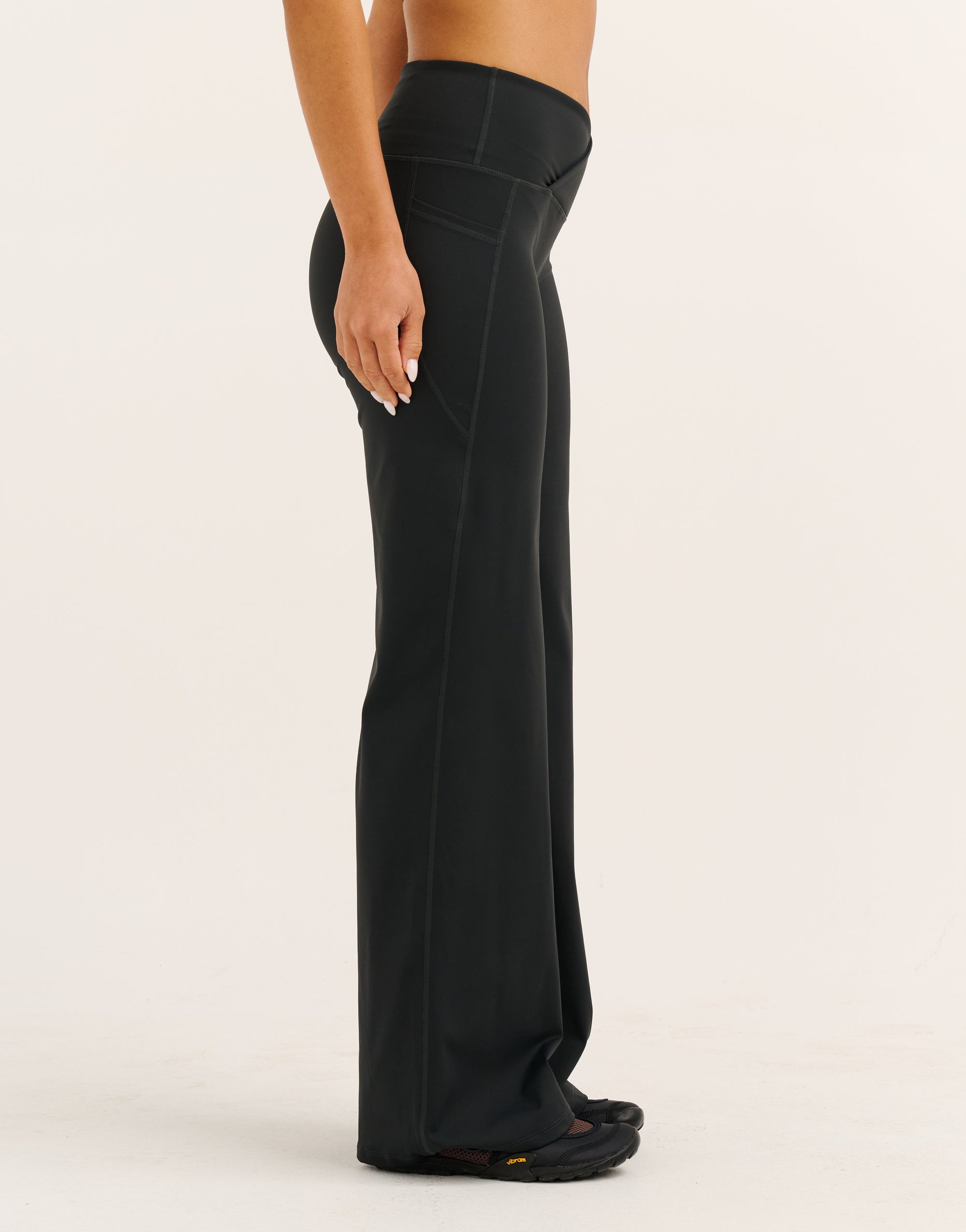 Nova Lycra® Wide Leg Pant - Phantom Black