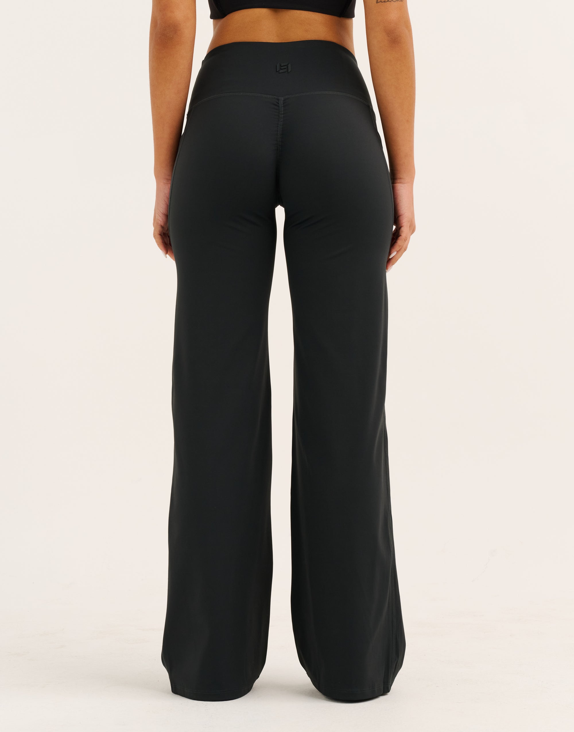 Nova Lycra® Wide Leg Pant - Phantom Black