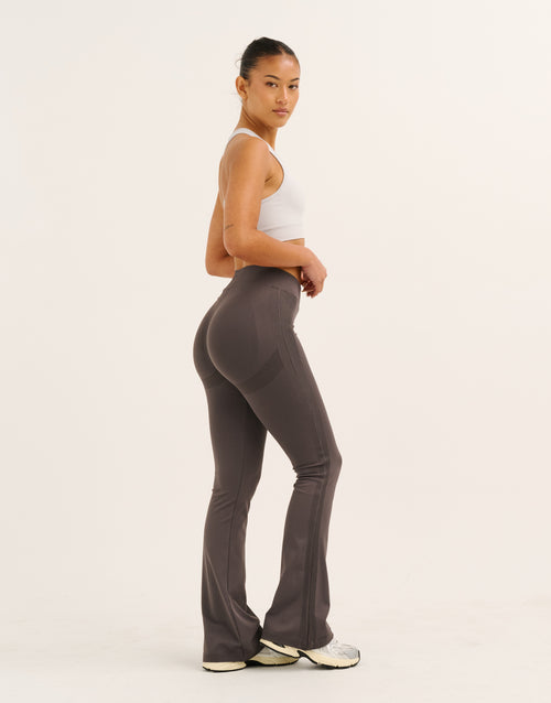 Arise Essential Mid-Waist Flare Leggings - Slate Grey